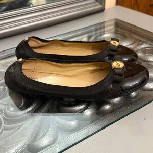 MICHAEL Michael Kors 7.5 Black Cap Toe Patent Leather Ballet Flat Gold Accents
